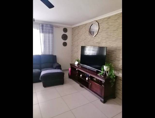 2 BEDROOM HOUSE FOR SALE IN UMLAZI CC